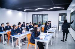 k体育网页版-高中生天赋横溢，各大学纷纷争夺优秀新秀