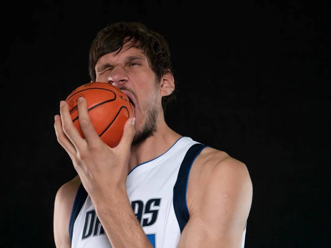 NBA巨星加盟亚洲联赛，为球迷带来视觉盛宴
