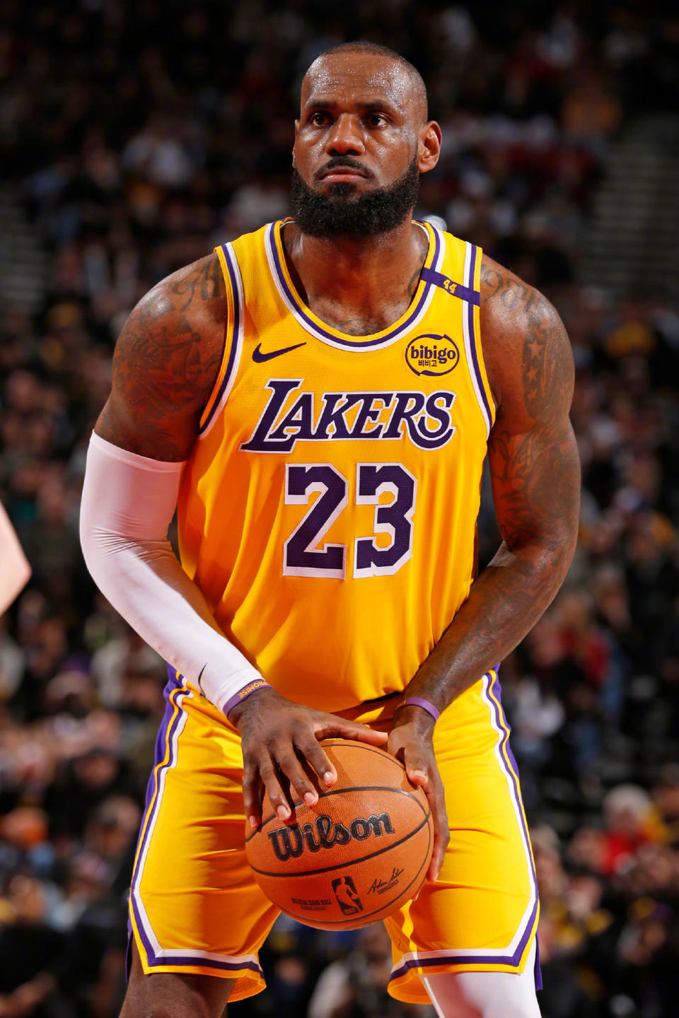 詹姆斯的表现引发NBA总决赛热议